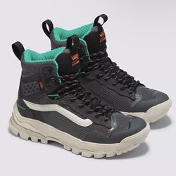 Vans UltraRange insulated boots unisex Mens 8.5 Women 10