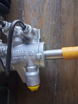 Hydraulic Rack and pinion power steering assembly