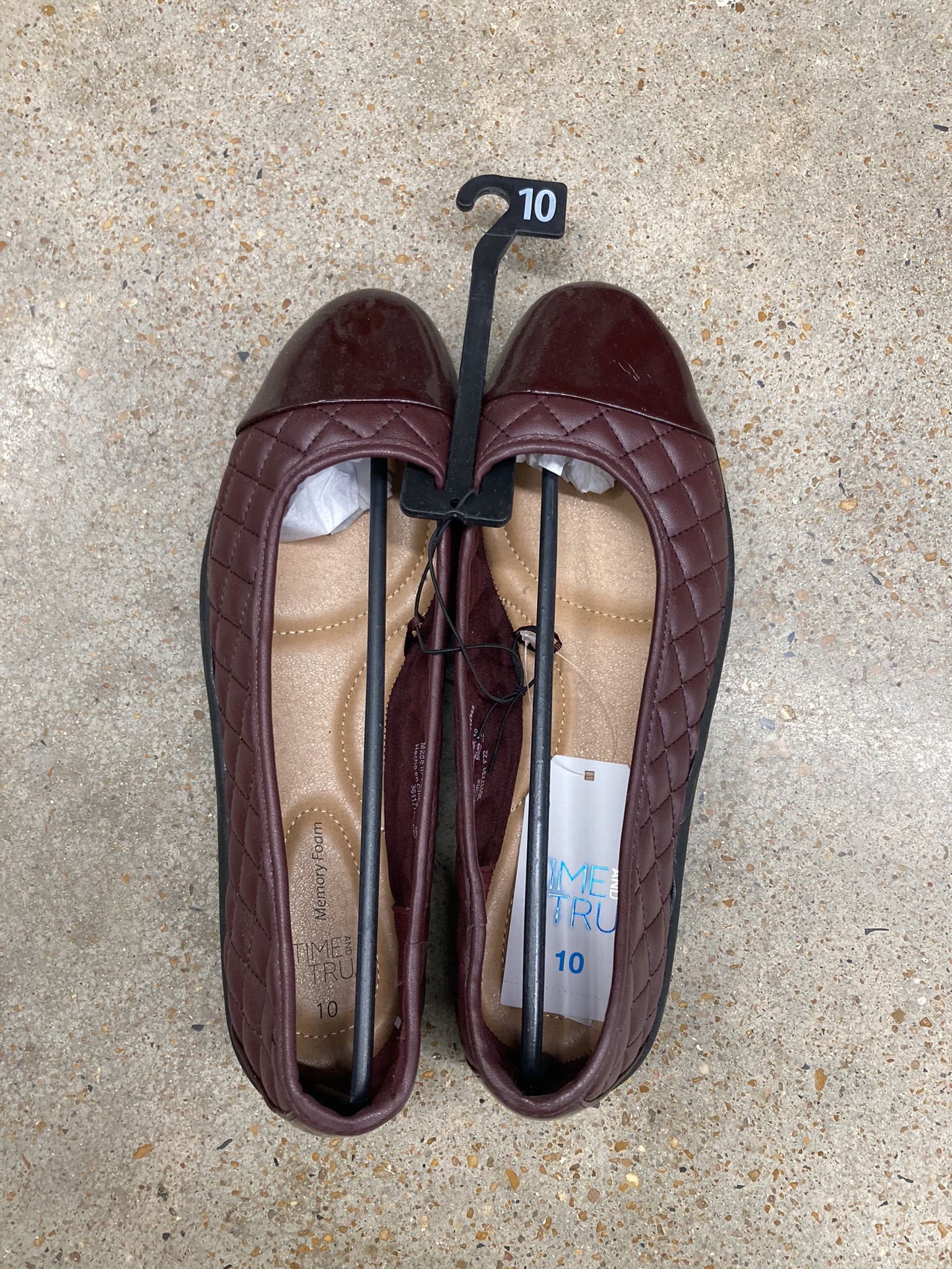 NWT Women Memory Foam Flats Size 10