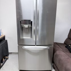 LG Fridge French Doors  33x32x70