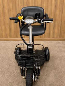 Five Star Compact Mobility Scooter Title: Five Star Electric Mobility Scooter – Compact, Lightweight & Great Condition Description: Five Star electr