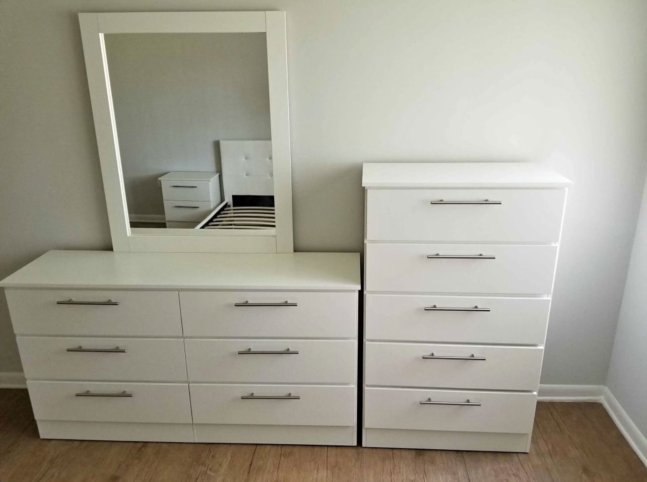 Dresser Whit Mirror And Chest - Cómoda Con Espejo Y Gavetero