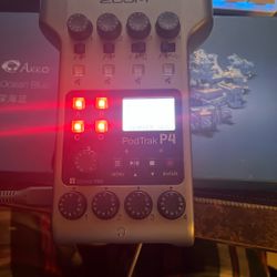 Zoom Podtrack P4 Podcast Recorder