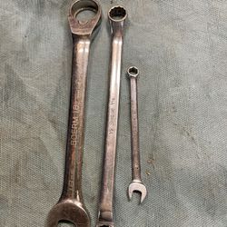 Snap-on Tools    LIFE TIME WARRANTY 