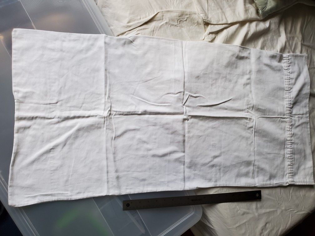 1 White King Sz Pillowcase 100% organic cotton 19"*38" Net weight 5.6oz