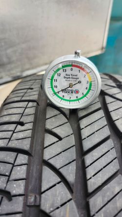 2- 215/60R17 - KELLY EDGE TOURING