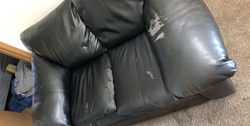 Leather couch black 20$