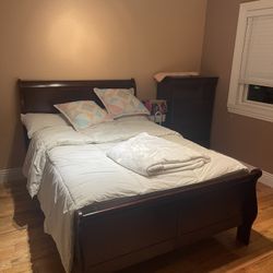 Queen Bed Set