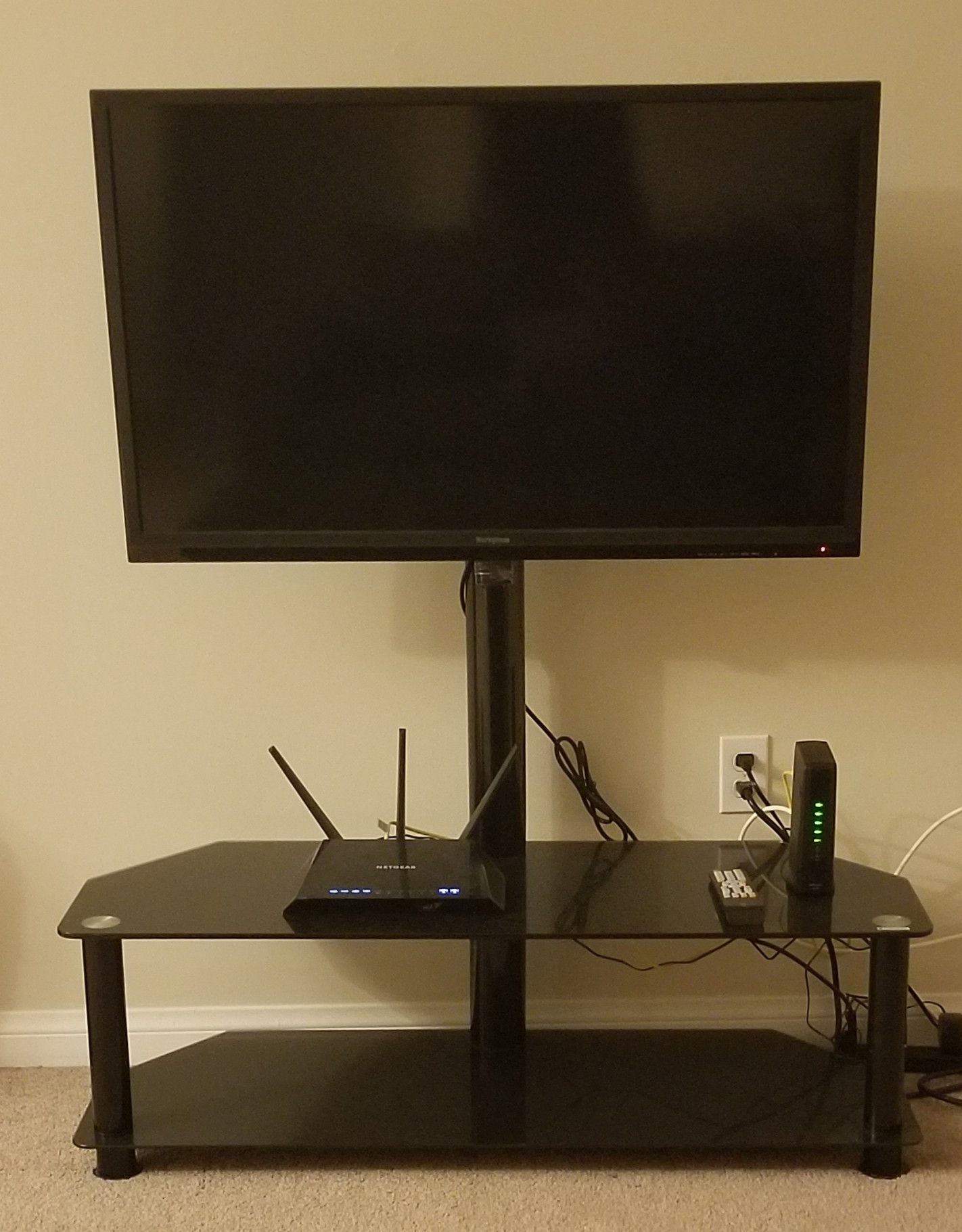 New 40 in LED 1080P TV + New Stand