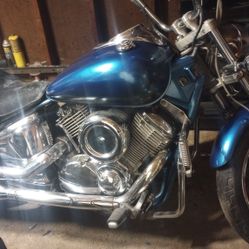 1999 Yamaha Vstar 1100 Custom Lowrider 