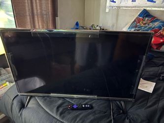 32” TCL SMART TV w/ remote