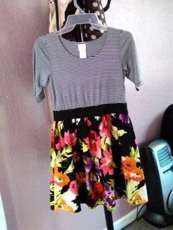 Beautiful dress for girls size midium