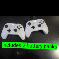 2 Xbox controllers, Xbox series X/ Xbox series S/ Xbox one controllers with battery packs - tested and working - video game controller