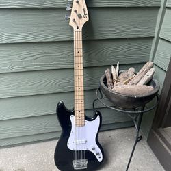Squire By Fender Bronco Bass