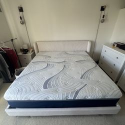 Novaform King Size Mattress w/ Frame