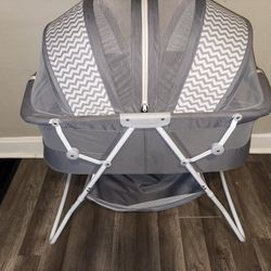 Grey Dream On Me Bassinet