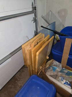 Snack stand with 4 snack tables