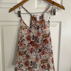 Like New- Women’s Crop Top/ size: Medium 