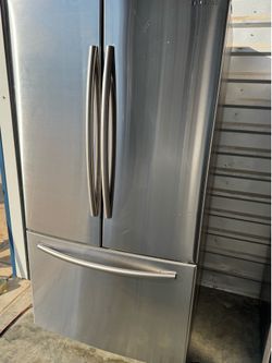 Samsung 3-door stainless steel refrigerator with ice maker, not water dispenser, 26 cu.ft