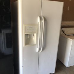 Frigidaire Double Door Refrigerator 