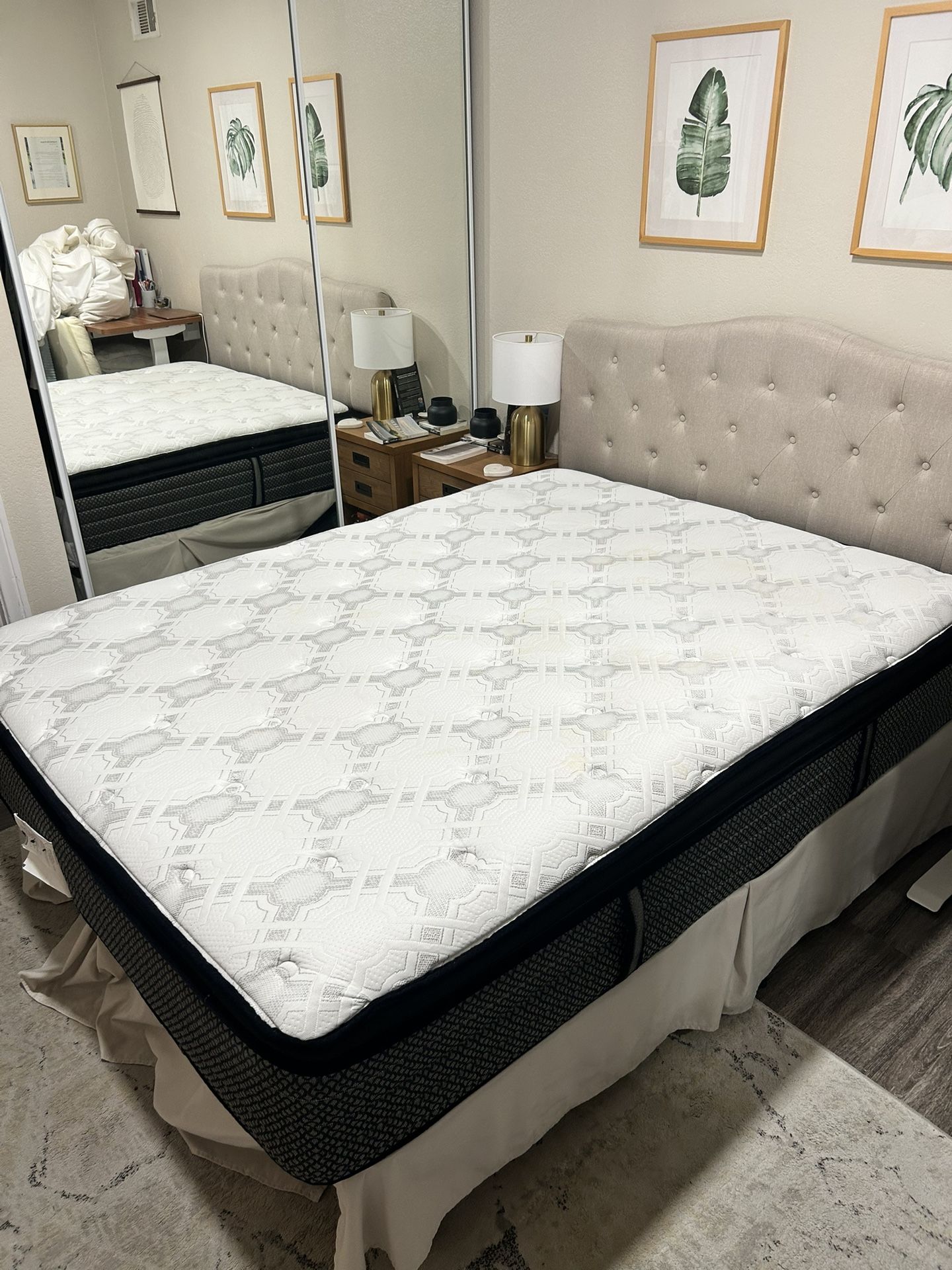 Queen Size Mattress - Sealy Plush Pillowtop