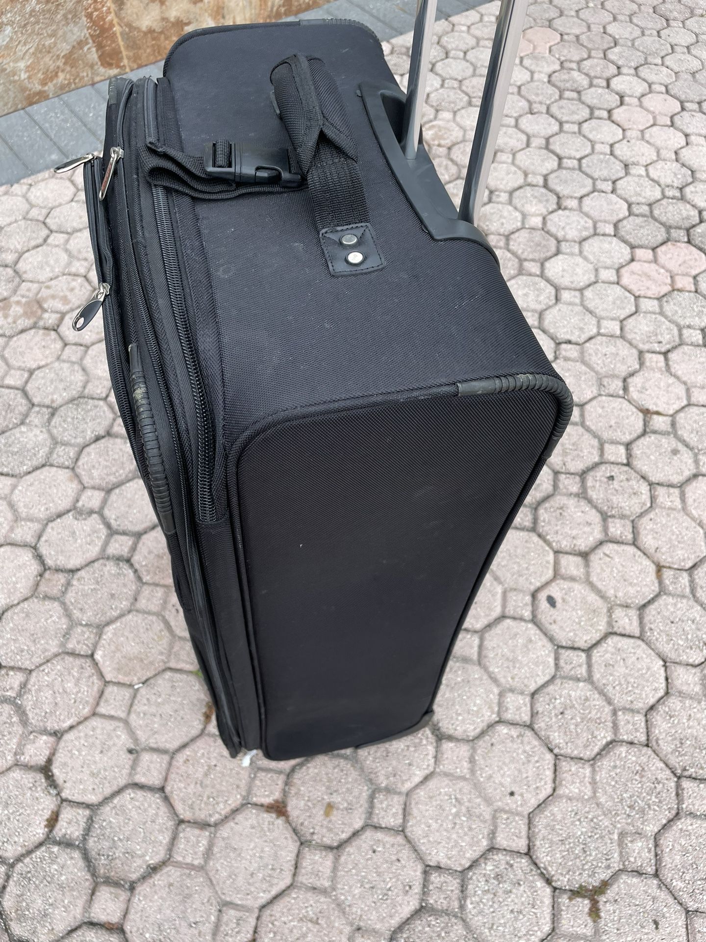 London Fog Suitcase Used But In Good Condition $65 OBO