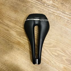 selle italia novus boost superflow saddle