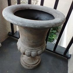 Peba Cast Stone Large Planter Pot