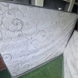 Full Size Mattress (firm)
