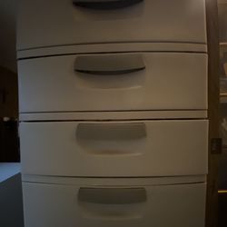 4 Plastic Drawers Good Condition And Clean 