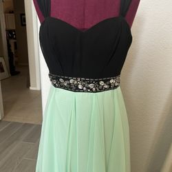 B. Darlin Party Dress - Size 5/6