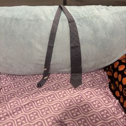  NEW UNUSED Salvatore Ferragamo Blue and White Patterned Tie with Little White Dog Pattern