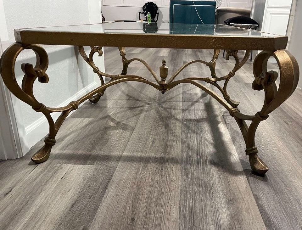 2 Sexy Indoor/Outdoor Tables