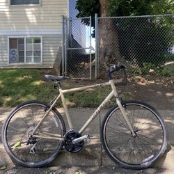 Trek 7.2 FX Hybrid Bike – 22.5” (57cm) Frame – 700c – 24-Speed – Alpha Aluminum