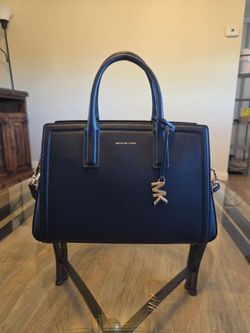 Black Michael Kors
Purse