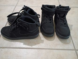 Nike Size 3 Youth And 3.5 Youth $20 For Both Pair