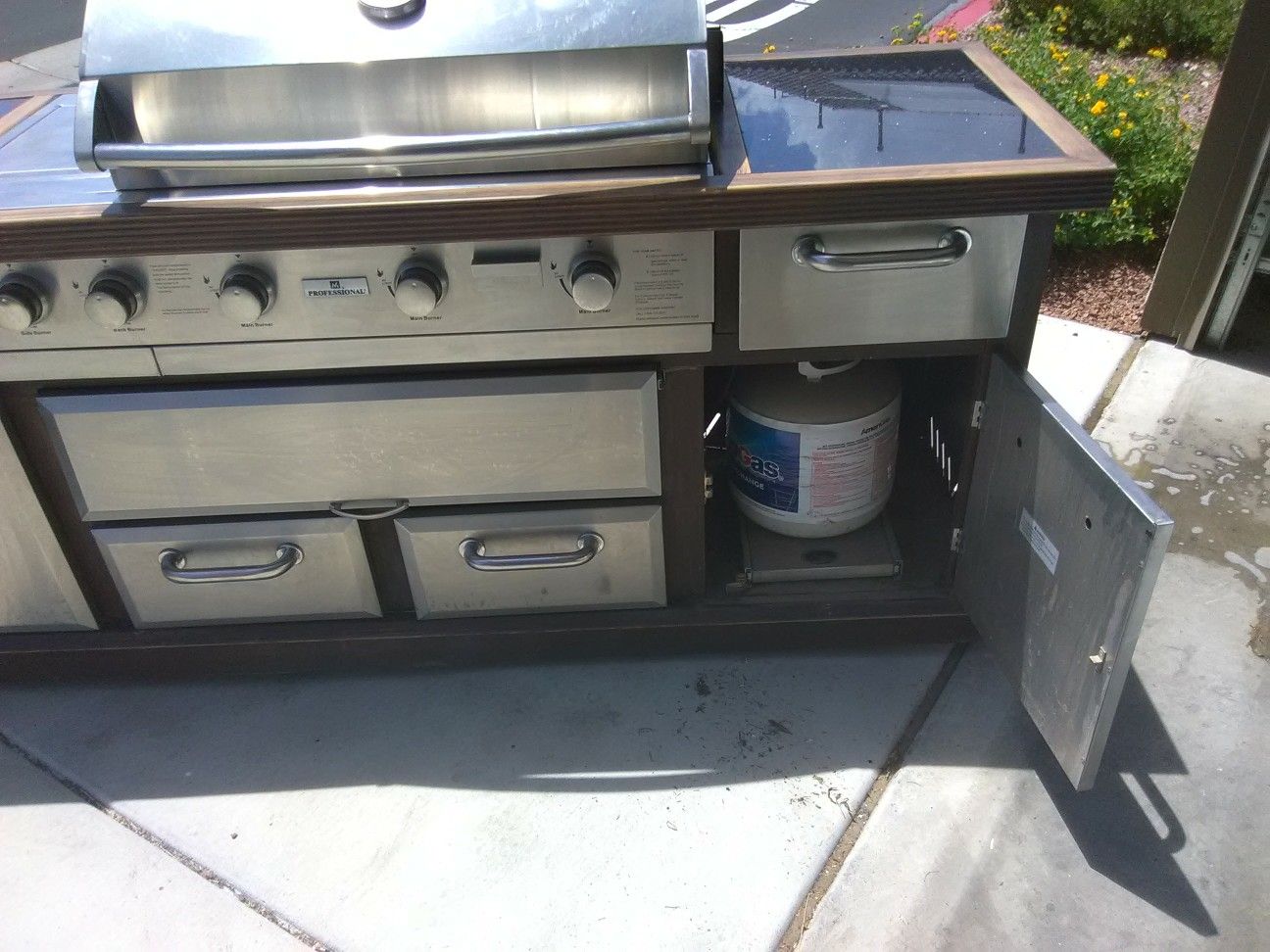 M Professional Grill for Sale in Las Vegas, NV OfferUp