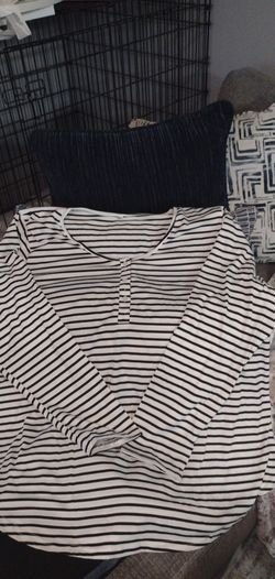 Lightweight Black And White Stripe Rounded Bottom Shirt