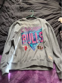 Chicago bull size large sweater