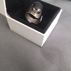 925 Sterling Silver and Onyx Designer Ring . Very Heavy And High Quality
