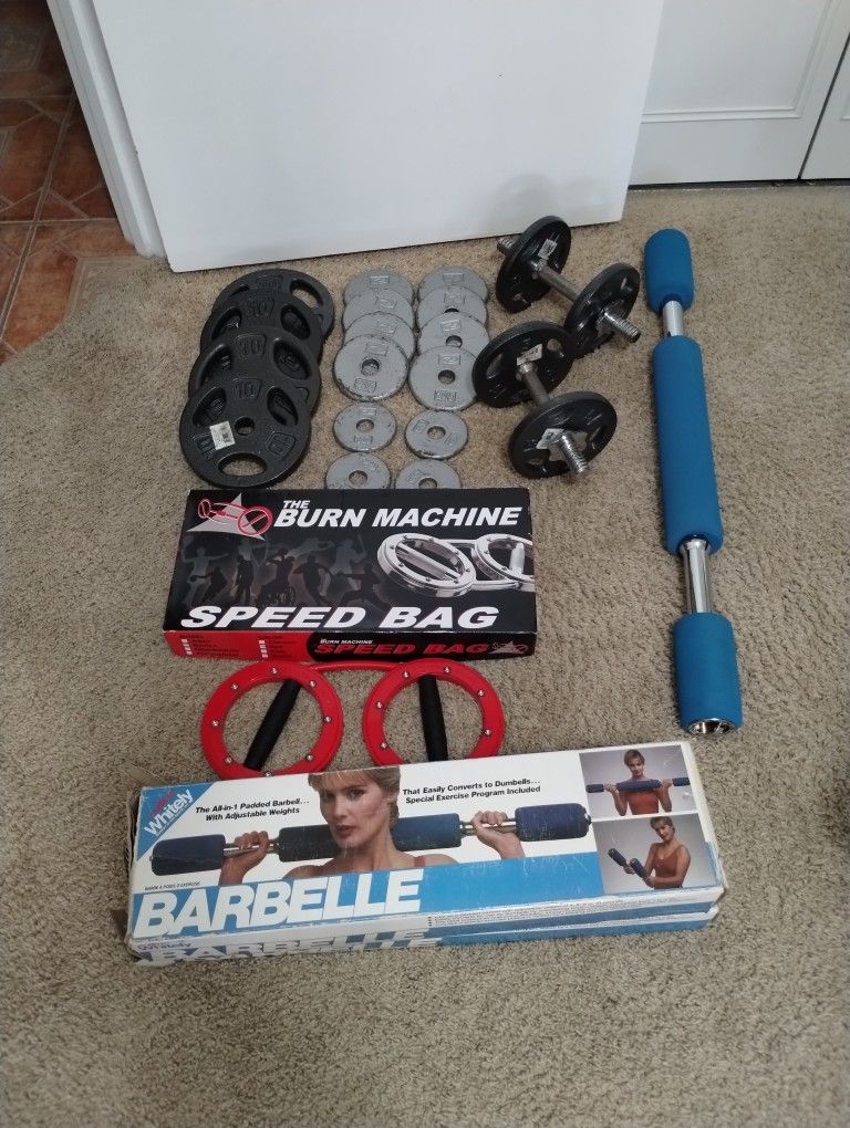 Get In Shape For The Holidays With This Dumbbell Set