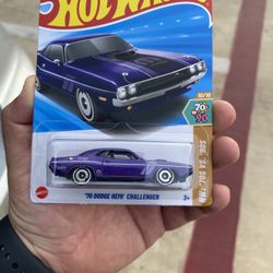 Hot Wheels 🛞 '70 DODGE HEMI CHALLENGER $3