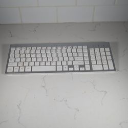  J JOYACCESS Slim Compact Wireless Keyboard. 