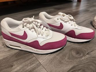 Womens Pink Air max Nike Size 6