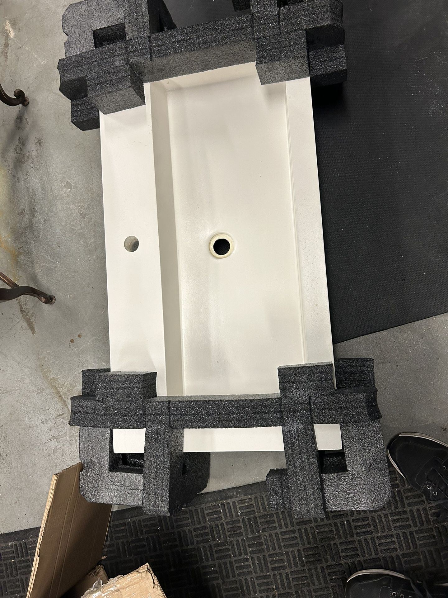 Farm Style Kitchen Sink. Brand New