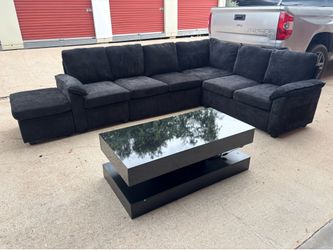 *FREE DELIVERY* Modular Sectional W/ Coffee Table