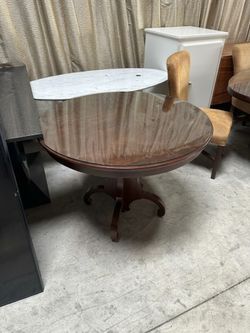 Quality Used Circle Table with Glass Top