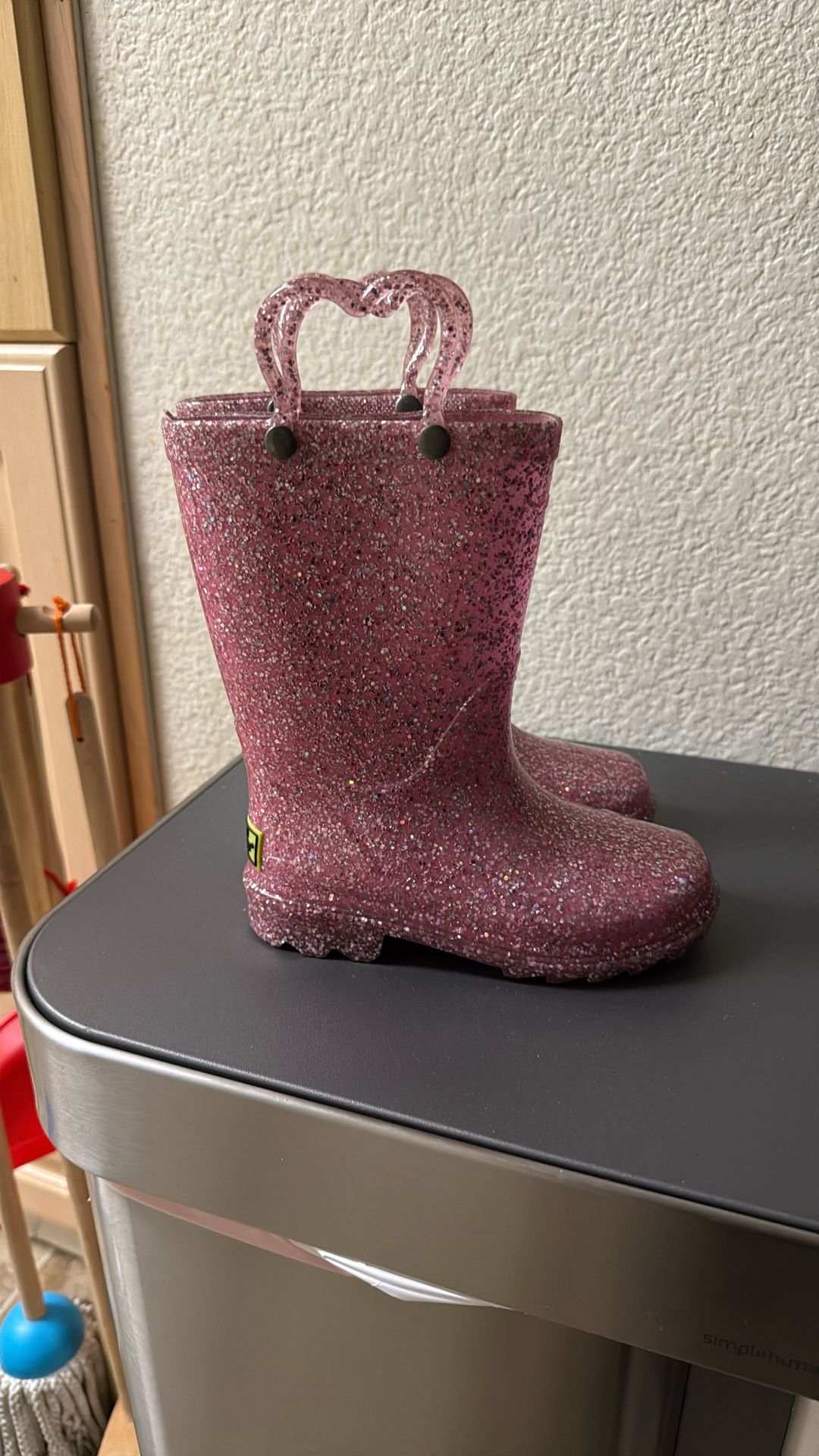 Girls Light Up Rain Boots Size 9