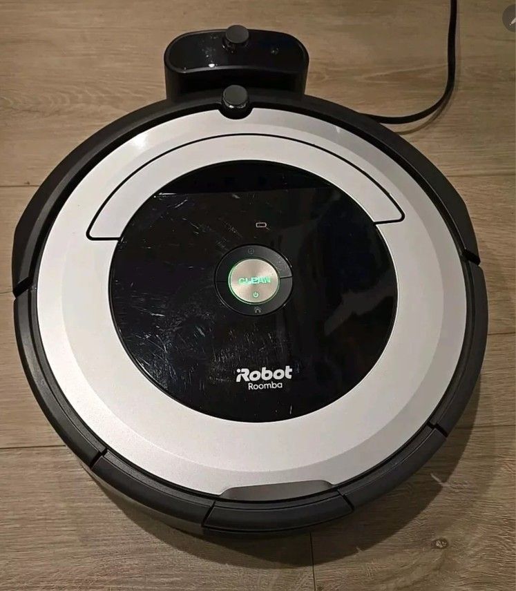iRobot Roomba 690 Robot Vaccum