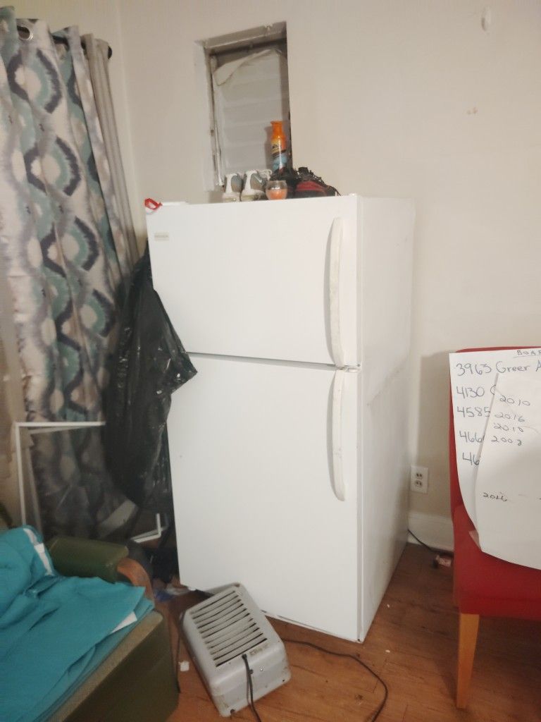 Working Fridge